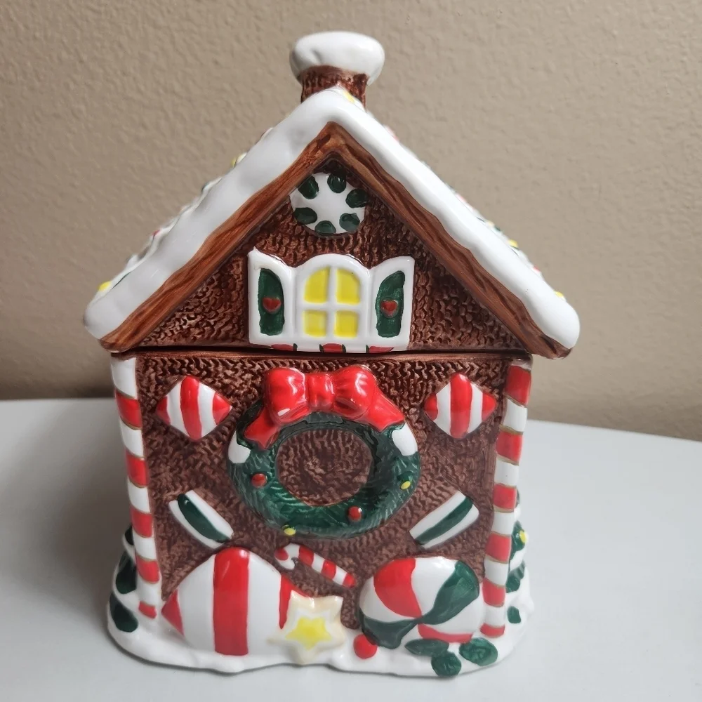Kitchen Collection VTG Gingerbread House Cookie Jar